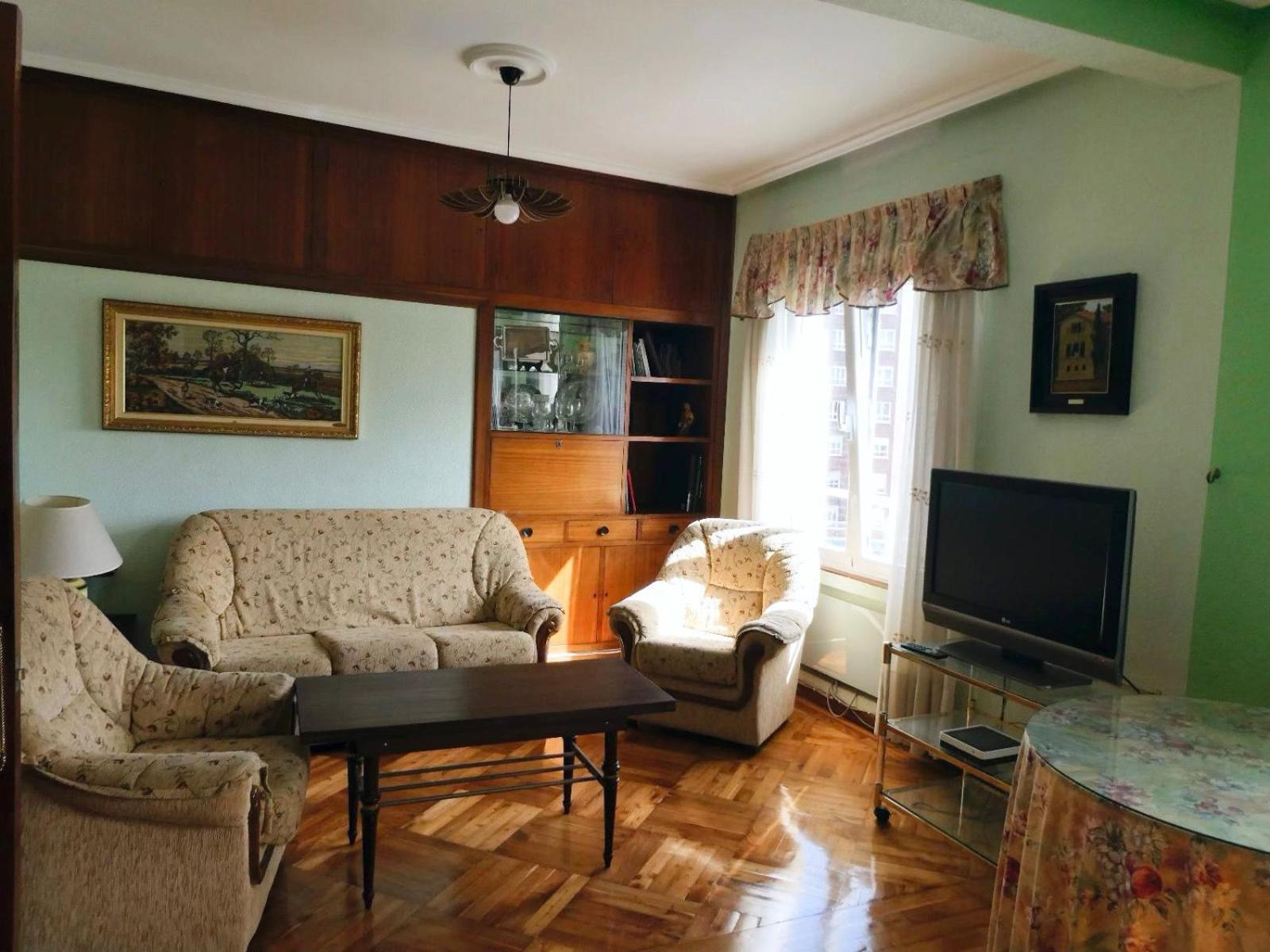 Apartment Amplio Y Centrico En By Bebalmy